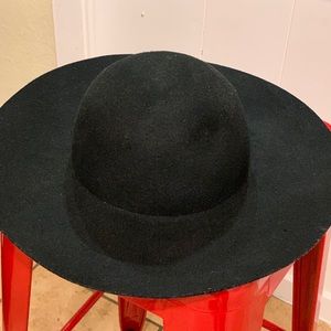 Black floppy hat